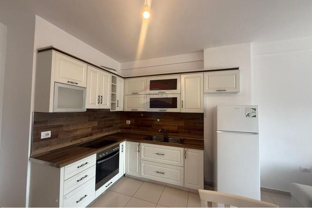 Apartment 2+1+ 2 Bathrooms. Main Road Teodor Keko