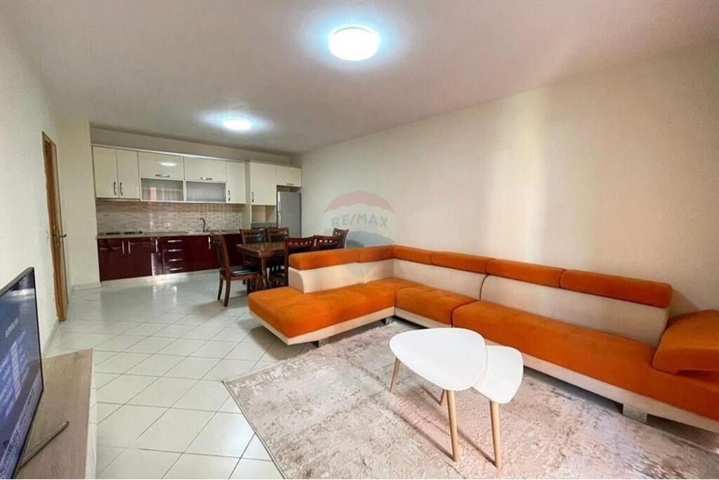 Apartament 2+1 për qira në Astir