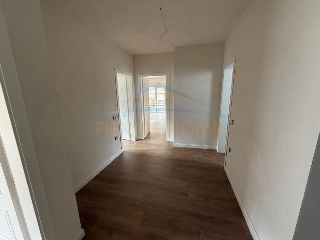 For sale, Apartment 2+1+2+Parking Space, Neighborhood 2, Korçë (KO41910)