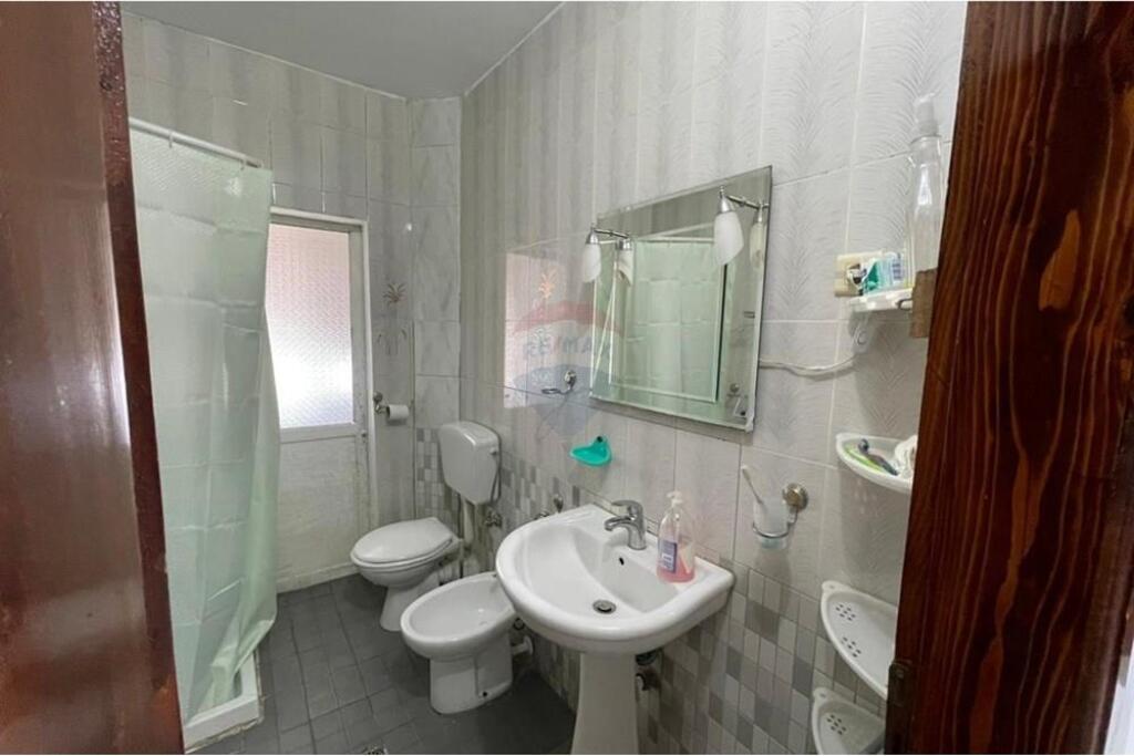 2+1 apartment for rent, Ndre Mjeda Street