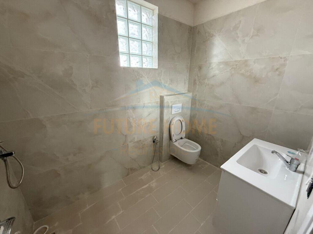 For sale, Apartment 2+1+2+Parking Space, Neighborhood 2, Korçë (KO41910)