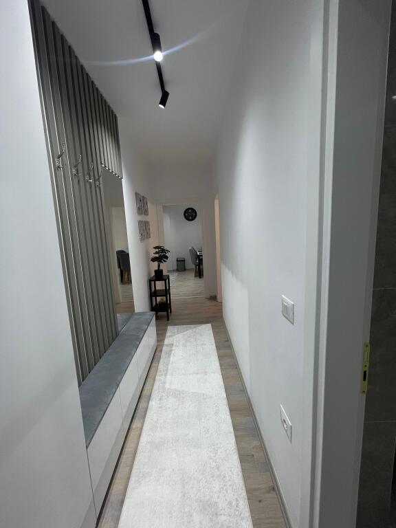 Shitet apartament 2+1+2 te Rezidenca Erli, Porcelan