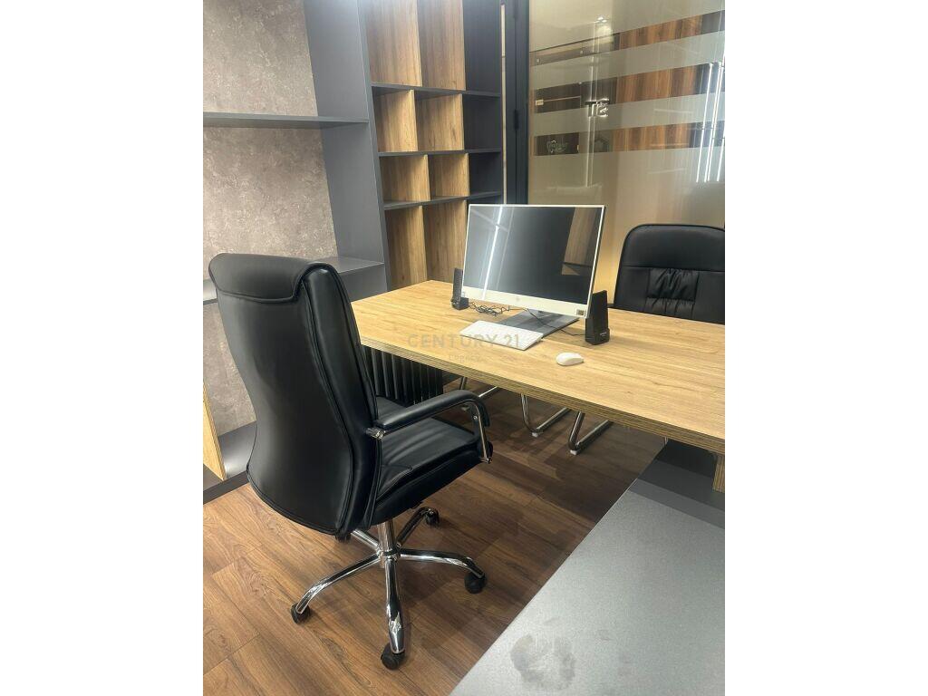 Ufficio in Affitto su Bulevardi i Ri, Mutuo