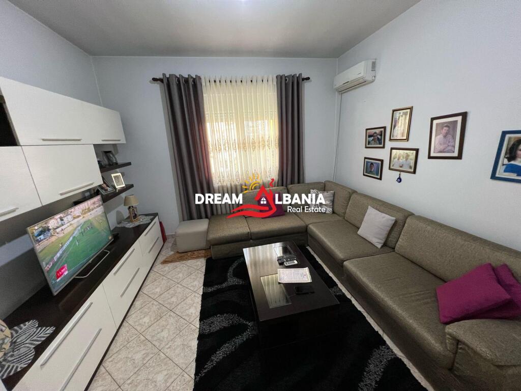 Vile 3-kateshe ne shitje tek Rrethi i Saukut, prane Liqenit Artificial ne Tirane (ID 4151182)