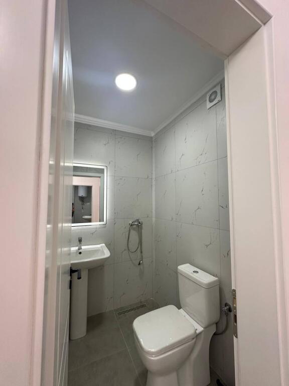 SHITET: Apartament 2 +1/ ZONA: ASTIRIT/ KOMPLEKSI EVEREST