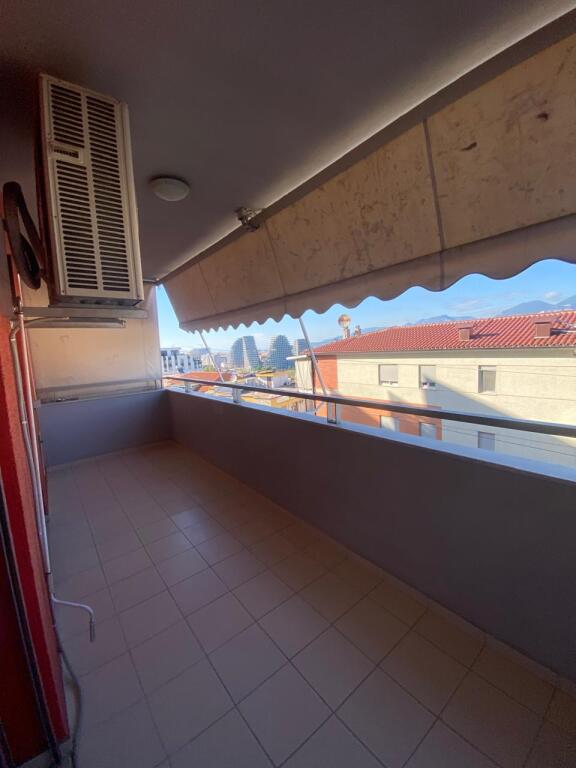 OFFER!! For sale 3+1+2 on Rr. Peti, Liqeni i Thate