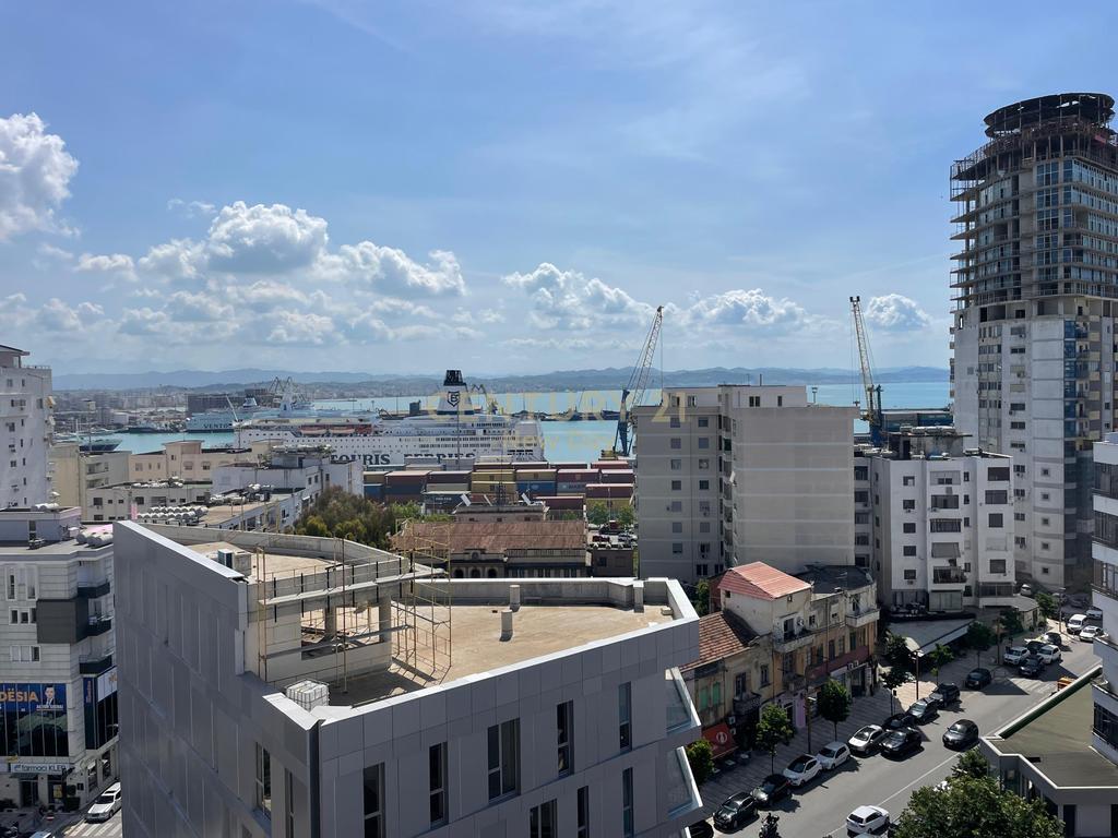Apartment 2+1+2T for rent in the center of Durres!