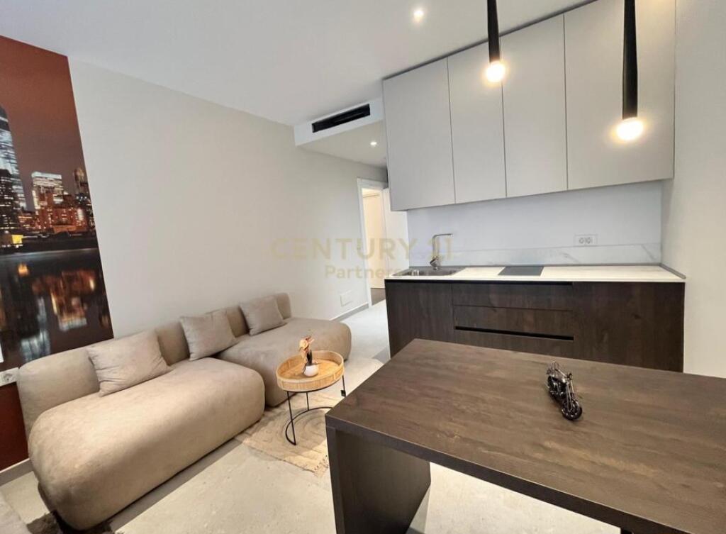✨ INVESTMENT OPPORTUNITY IN THE CENTER – FOR SALE 2 STUDIOS + 1 APARTMENT 1+1 – MINE PEZA STREET