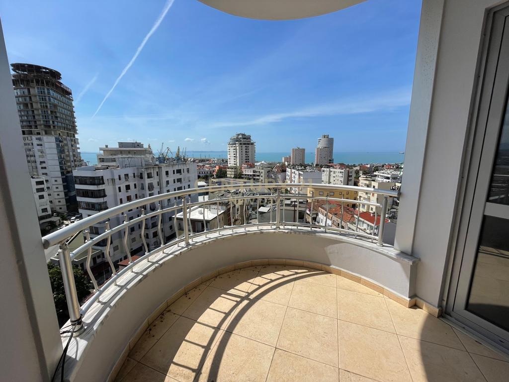 Apartment 2+1+2T for rent in the center of Durres!