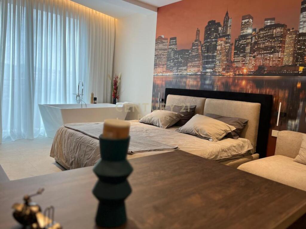 ✨ INVESTMENT OPPORTUNITY IN THE CENTER – FOR SALE 2 STUDIOS + 1 APARTMENT 1+1 – MINE PEZA STREET