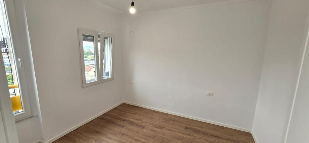 Appartamento in Vendita 1+1 presso il Palazzo con Freccia (ID B110444) Tirana.