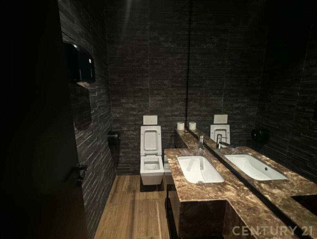 ✨ FOR SALE LUXURIOUS OFFICE SPACE – IDEAL FOR BUSINESS!