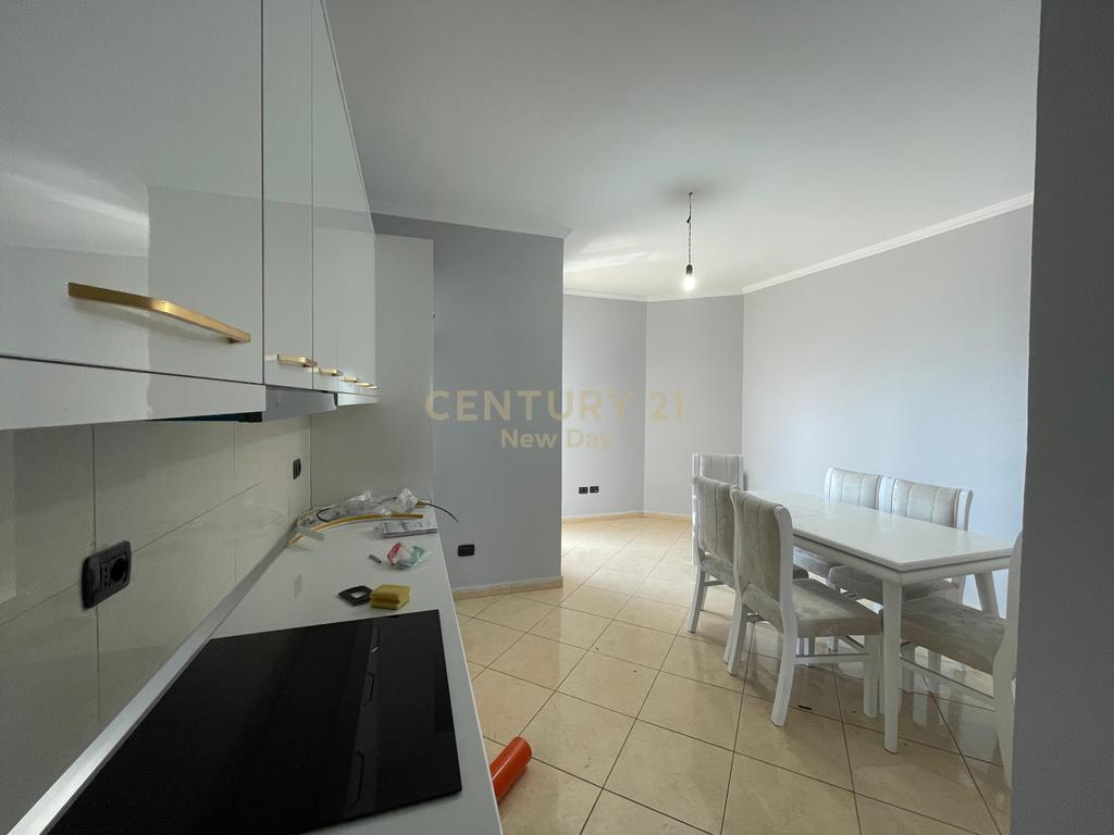 Apartment 2+1+2T for rent in the center of Durres!