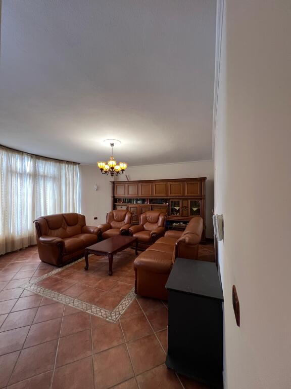 Apartament 3+1+2 për qira pranë Lake View, Liqeni Artificial