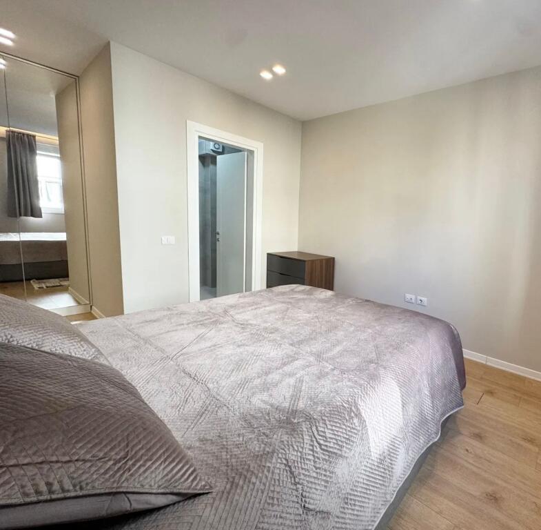 Apartament 2+1 per shitje tek Liqeni i thate
