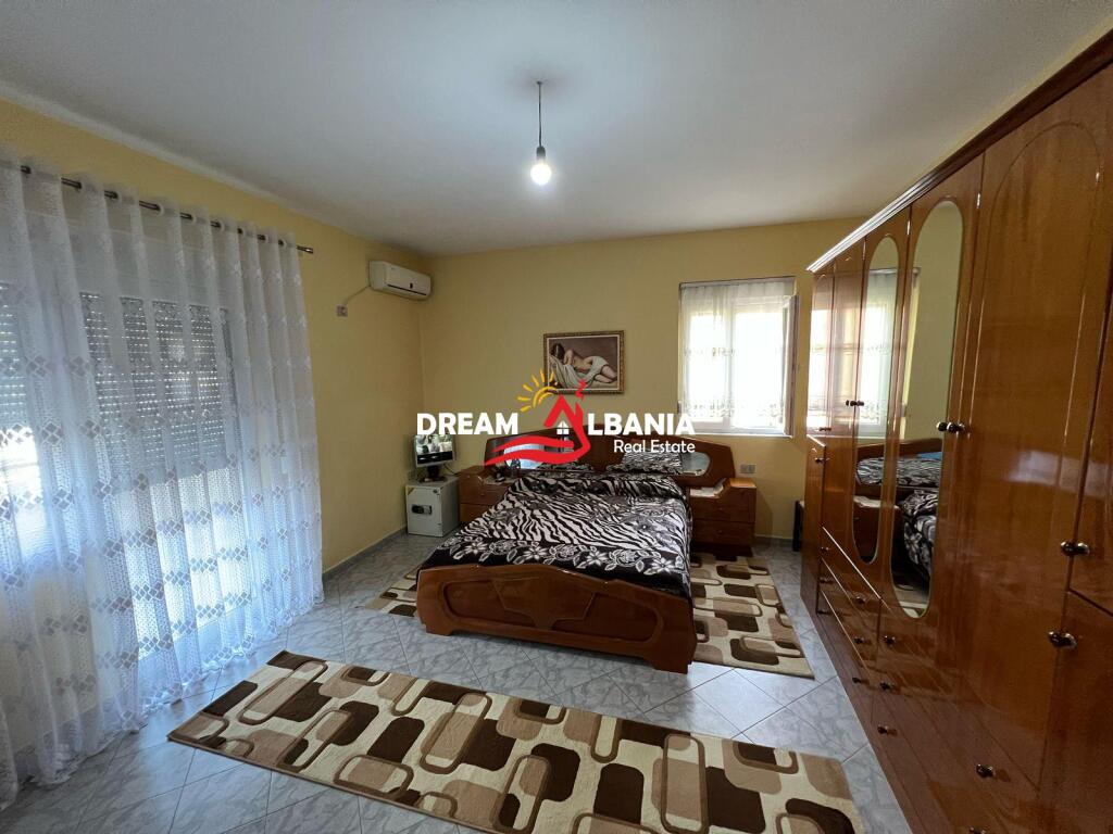 Vile 3-kateshe ne shitje tek Rrethi i Saukut, prane Liqenit Artificial ne Tirane (ID 4151182)