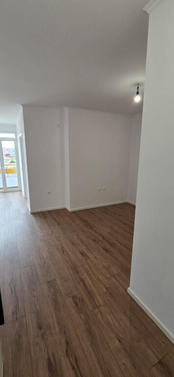 Appartamento in Vendita 1+1 presso il Palazzo con Freccia (ID B110444) Tirana.