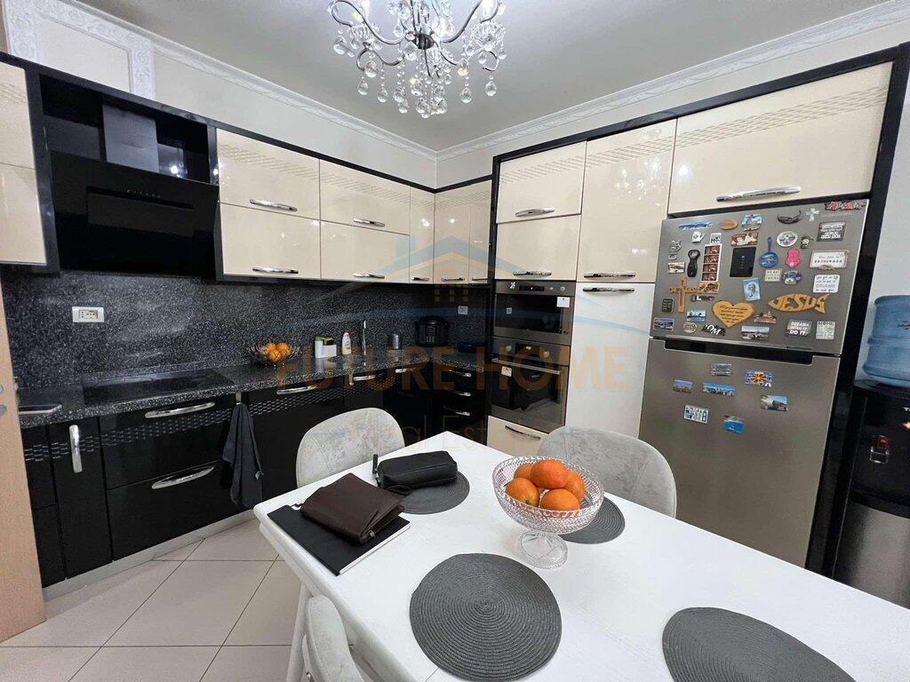 Rent, Apartment 2+1+2, Unaza e Re