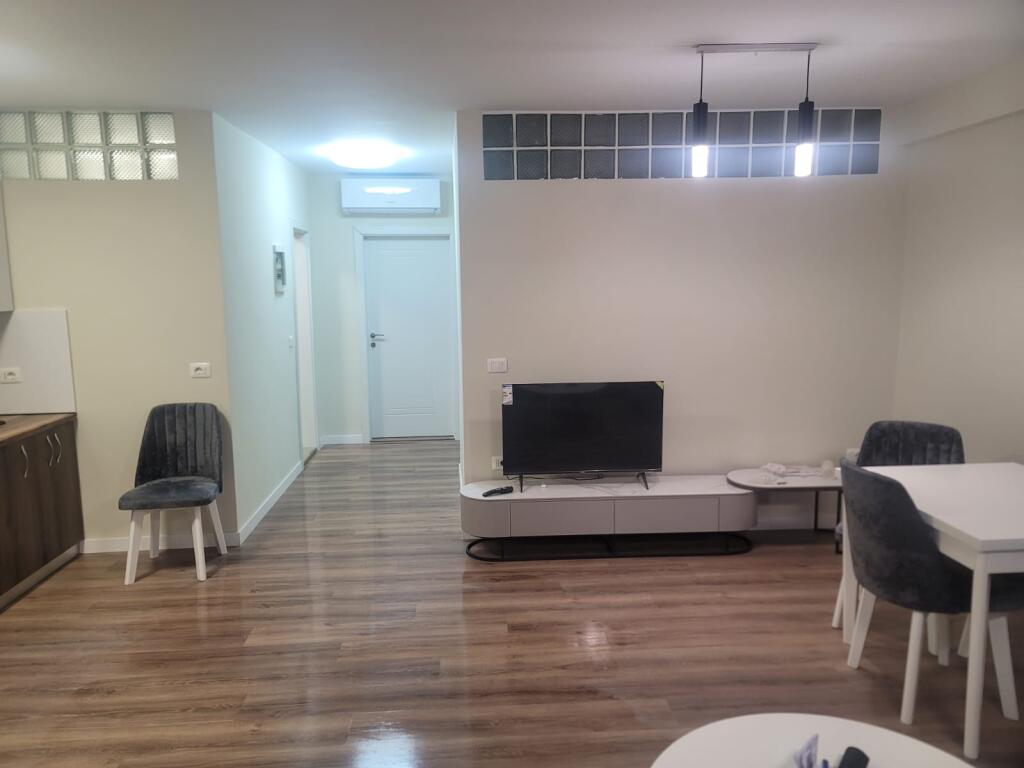 Shitet apartament 2+1
