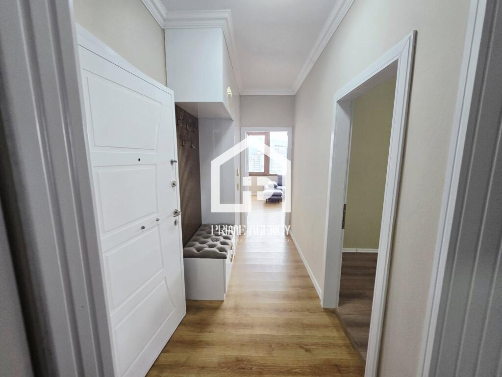 SHITET: Apartament 2 + 1/Qendra Pogradec Kapri/PAMJE NGA LIQENI