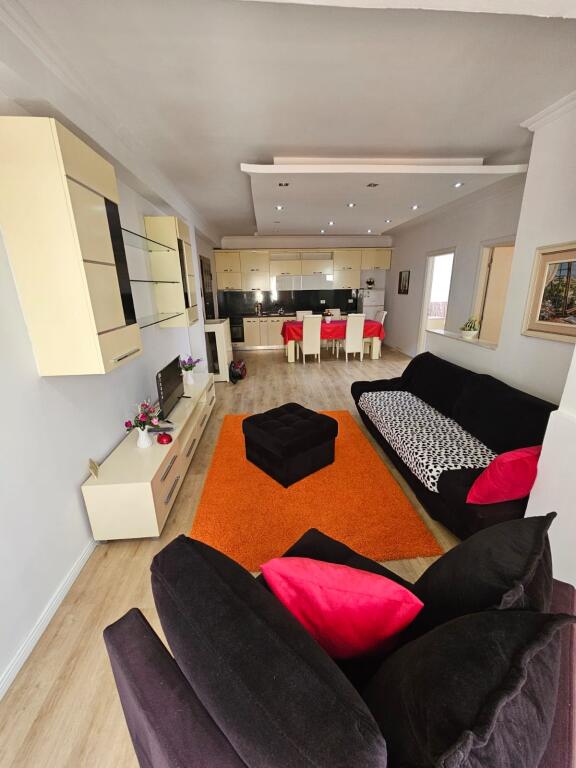 For sale 2+1 apartment next to Restaurant Freskut