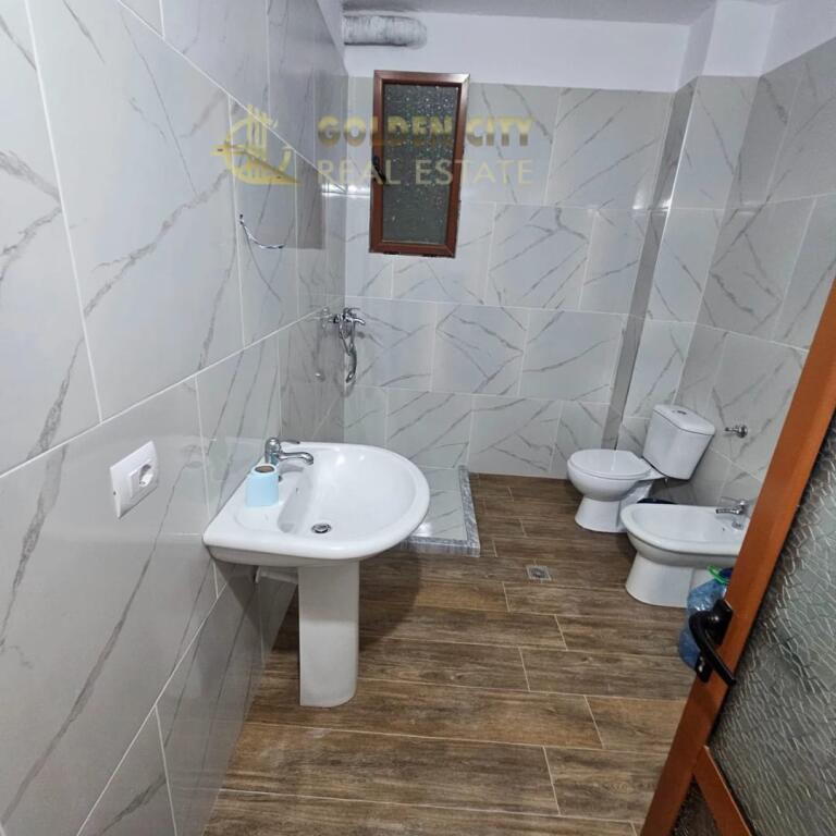 Vendesi Appartamento 2+1 – Spiaggia, Durazzo (Vicino all'Hotel Antalja)
