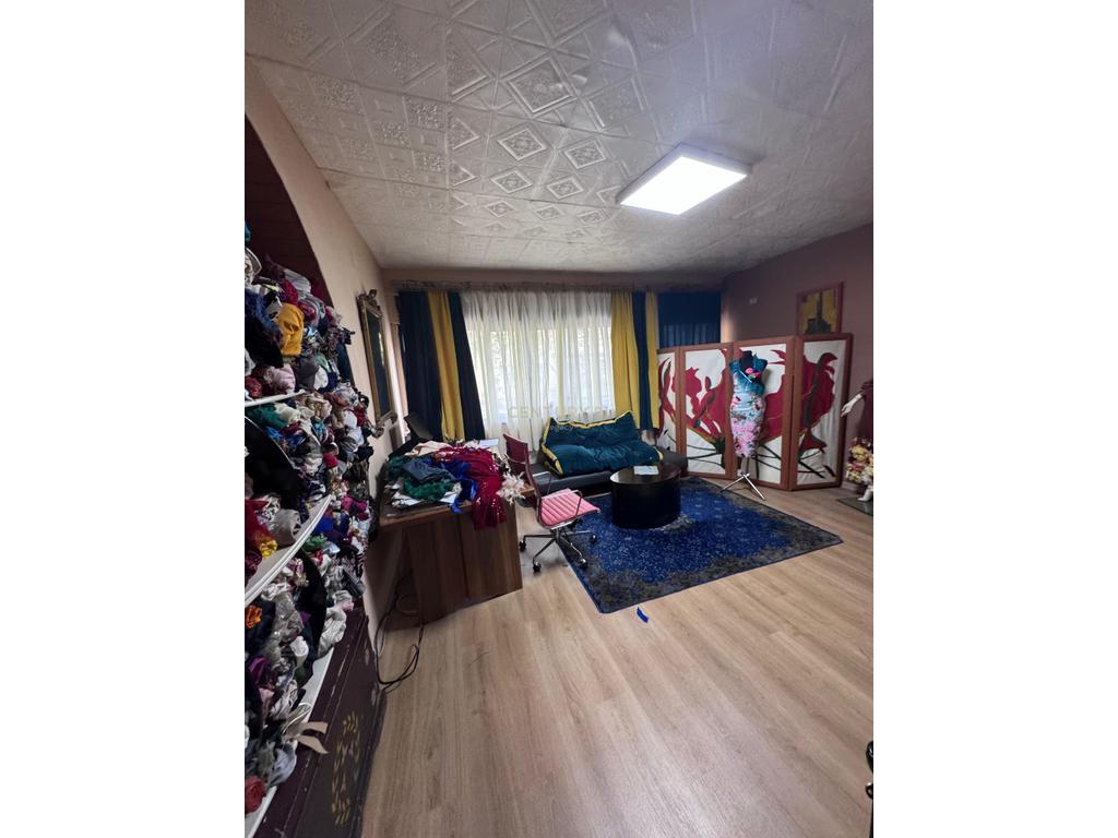 Business space for rent in Myslym Shyr - on the roadside, with a dedicated entrance