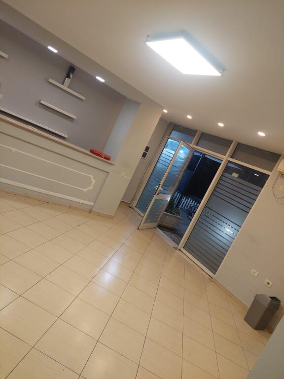 SHOP FOR RENT 70 M2 NEW MARKET