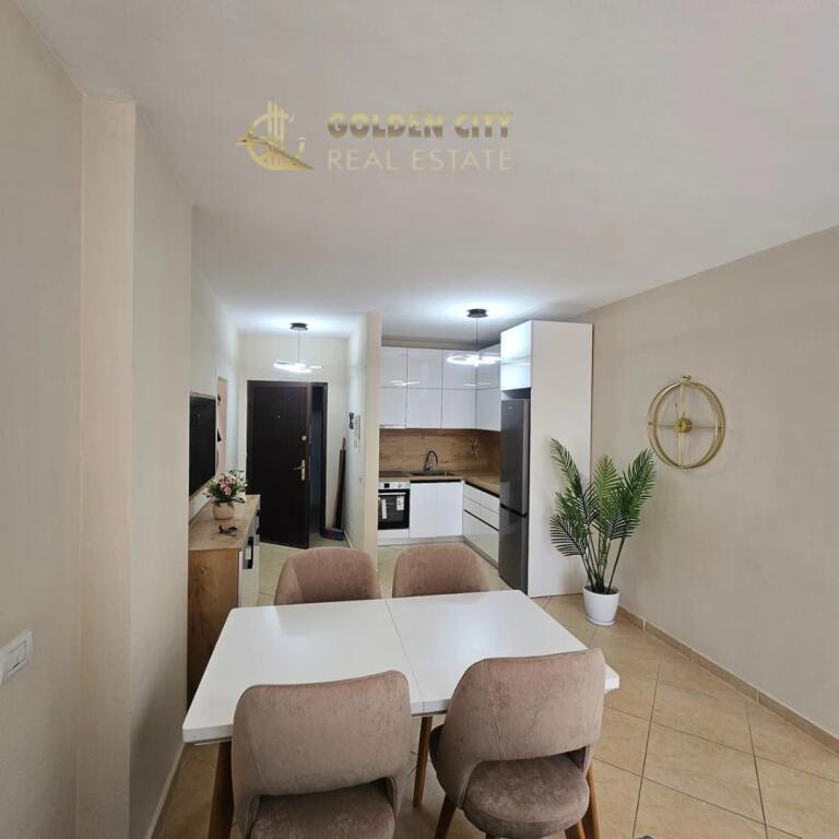 🏖️ APPARTAMENTO LUSSUOSO 2+1+2 IN SPIAGGIA – COMPLESSO “EKA”, DURAZZO 🏡 📍 Posizione: Complesso EKA, Spiaggia, Durazzo