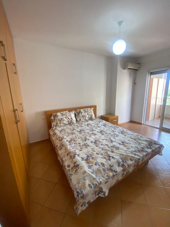 Apartment 2+1 with parking is for rent near the Zoo.