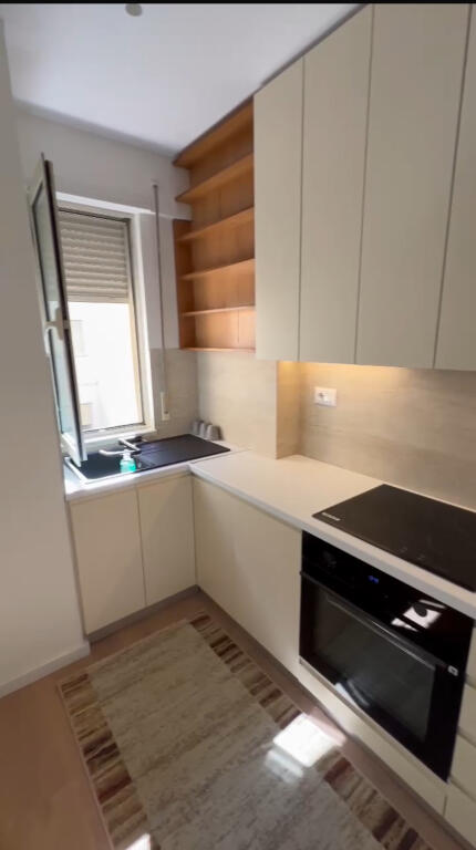 Super apartament 3+1+2 me qera tek Liqeni Thate (mobilim i ri)