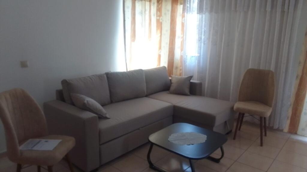 The 2nd floor of a private house is for rent in Astir, behind Ozone, 3+1.