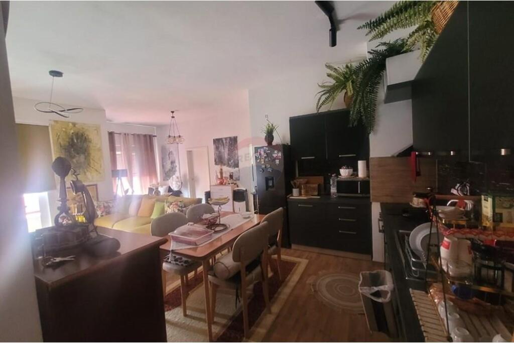 Shitet apartamenti 2+1 në Residencën Mangalem!
