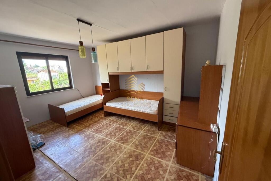 Shitet, Apartament 2+1, Ali Demi