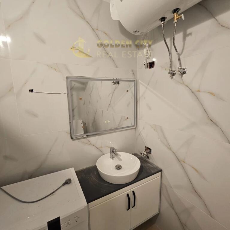 🏖️ APPARTAMENTO LUSSUOSO 2+1+2 IN SPIAGGIA – COMPLESSO “EKA”, DURAZZO 🏡 📍 Posizione: Complesso EKA, Spiaggia, Durazzo