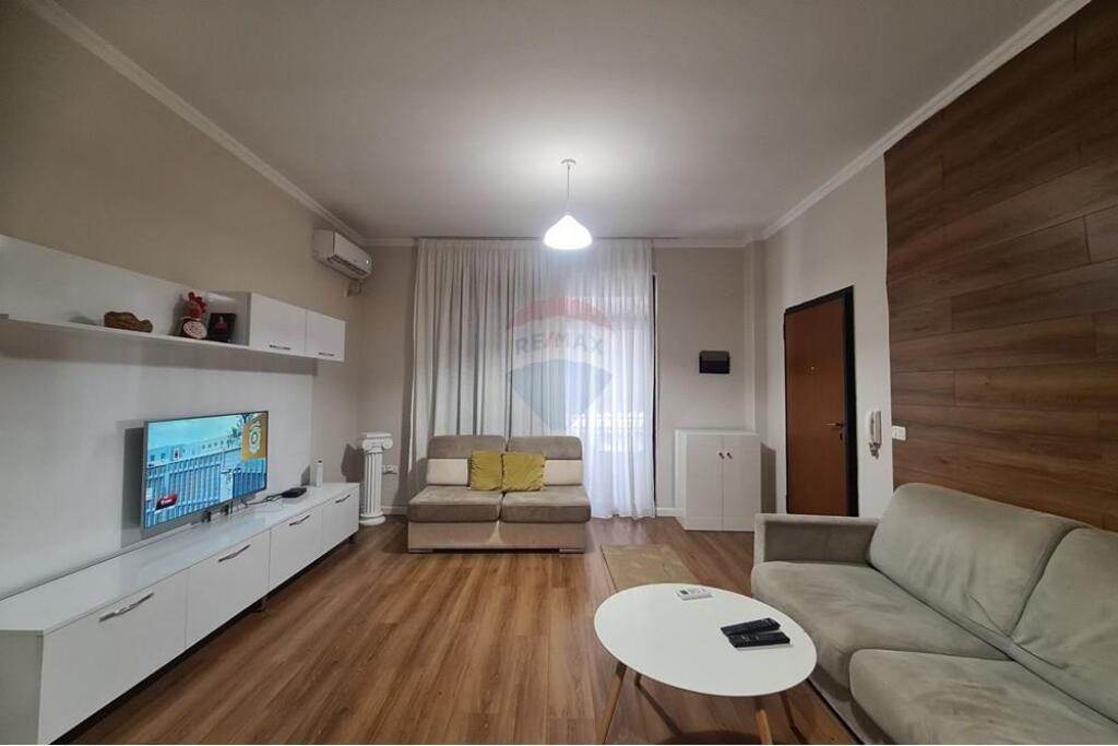 Apartment for rent 1+1 at Zogu I Boulevard!