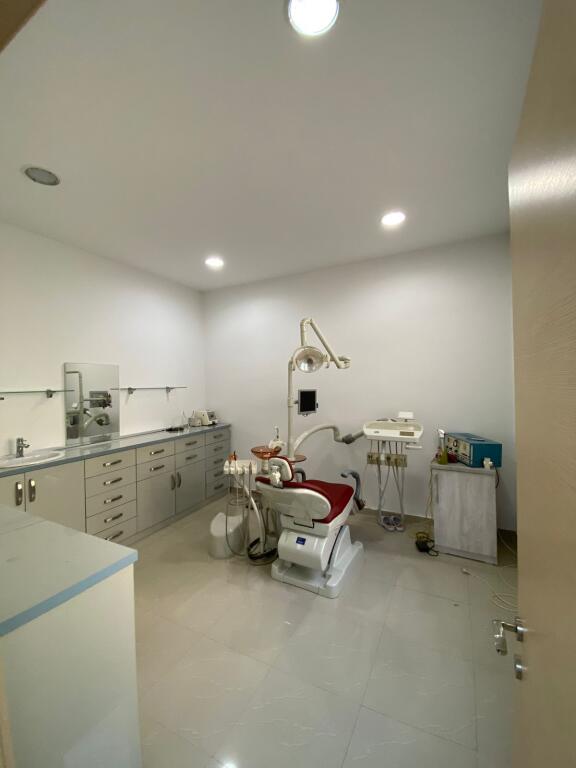 Complete environment for dental clinic for rent in Don Bosko, viva marker