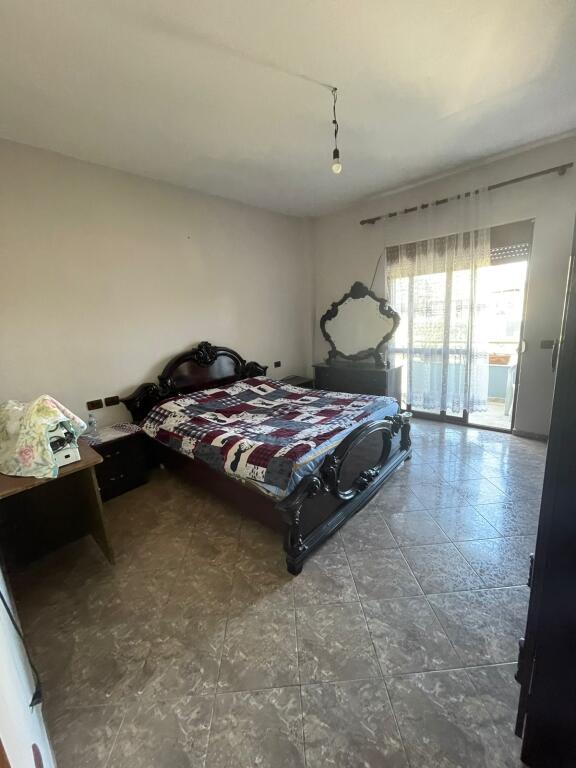 Apartament 3+1 me qira ne shtepi privat, ne Astir