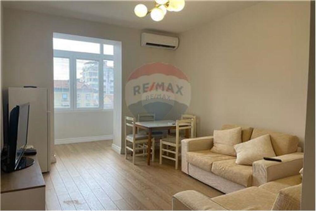 Apartament 2+1 për shitje te Shallvaret!