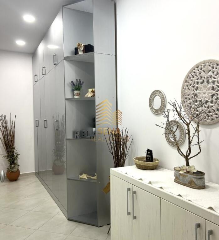 Qira, Apartament 1+1+BLK, Kopshti Botanik