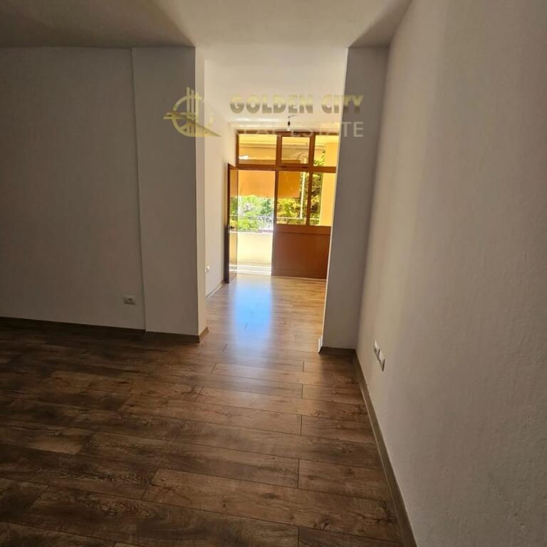 Vendesi Appartamento 2+1 – Spiaggia, Durazzo (Vicino all'Hotel Antalja)