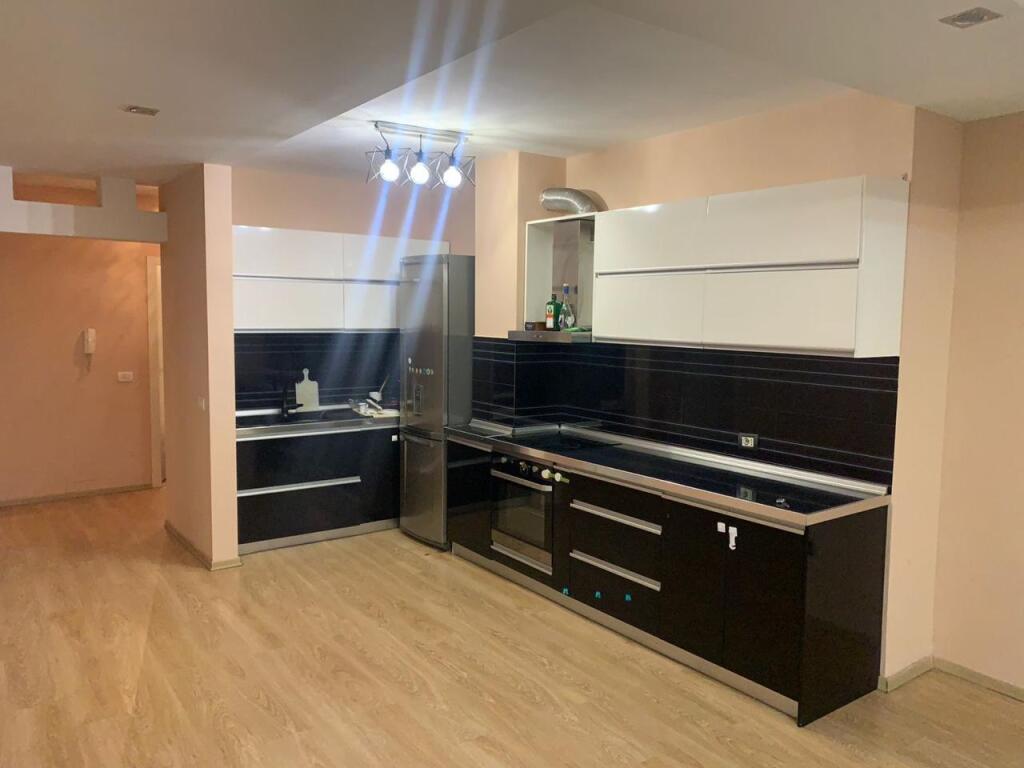 Apartament 2+1 me qira ne Laprake