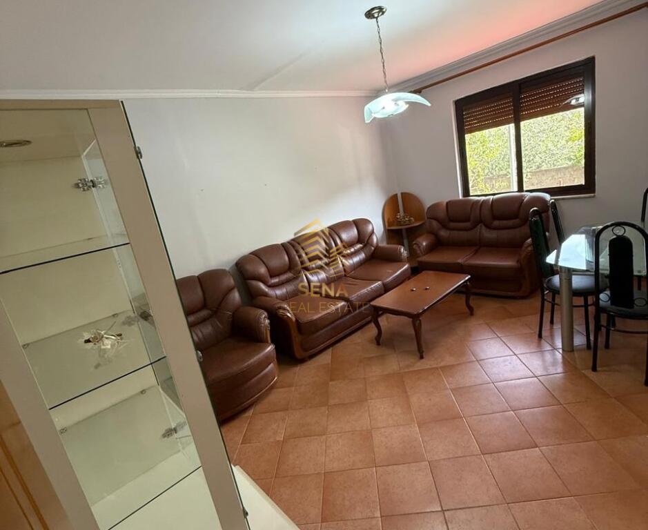 Shitet, Apartament 2+1, Ali Demi