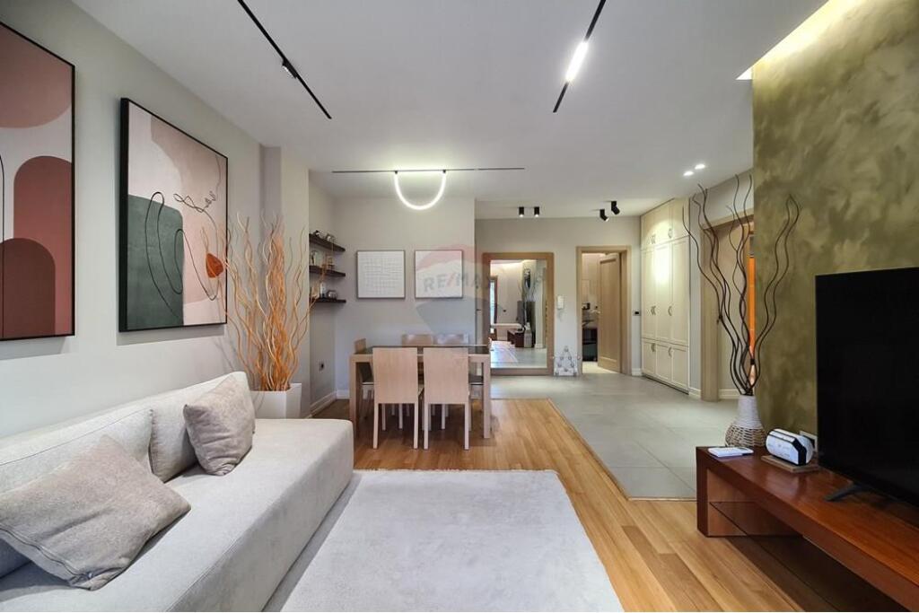 Apartament 2+1 me qera tek Liceu Artistik!