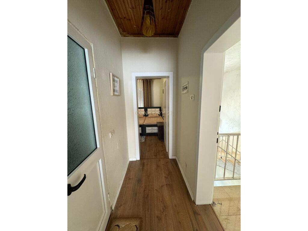 Apartment 1+1 for rent in Shallvaret.