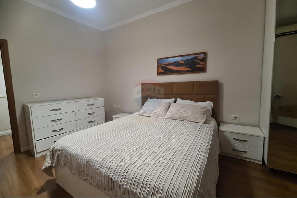 Apartment for rent 1+1 at Zogu I Boulevard!
