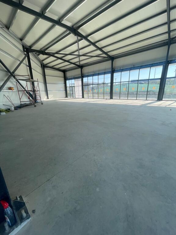 Capannone in affitto a Kamëz – 400 m²