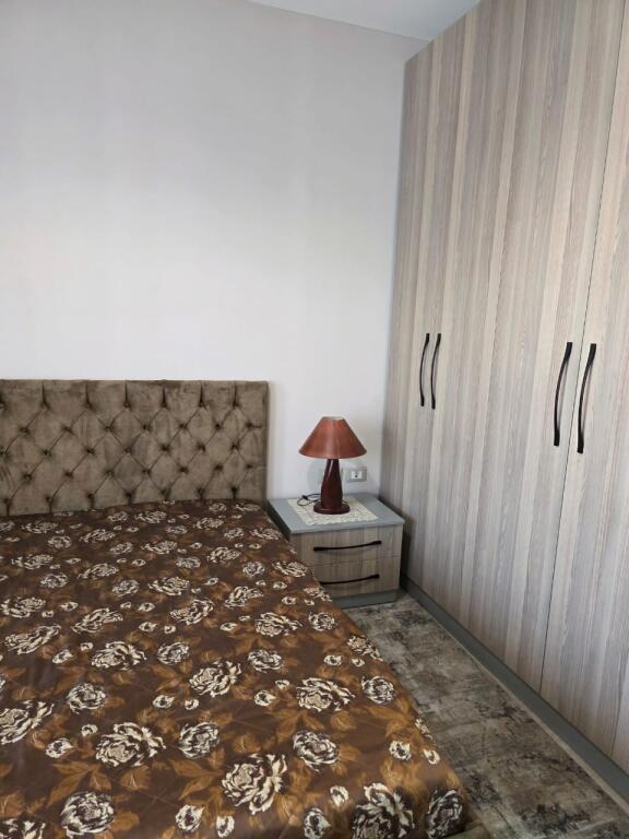 Super Apartament me qera ne Astir tek Rrethi