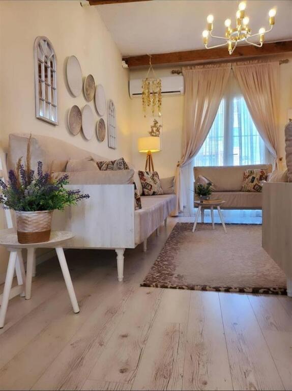 For sale super apartment 2+1+2 at the Train Station, Siri Kodra street