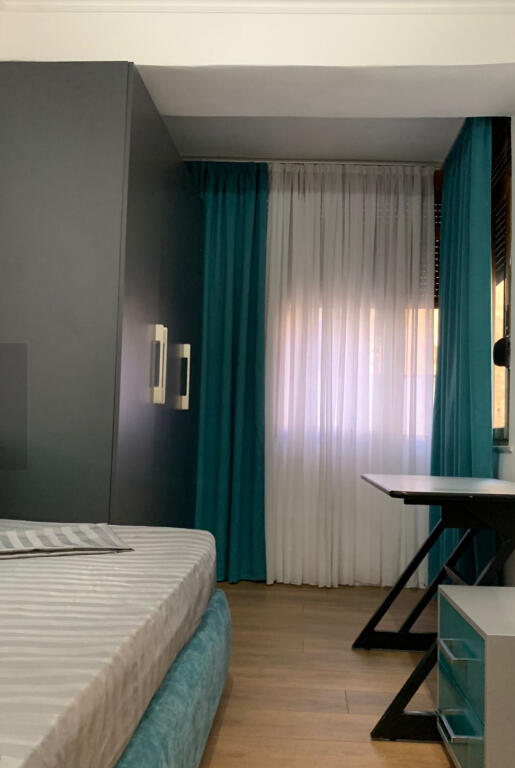 Apartment 3+1 for rent at Shkolla e Kuqe